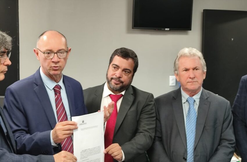  Deputado Marcolino aponta uso da máquina pública pelo governador Tarcísio durante campanha no interior.